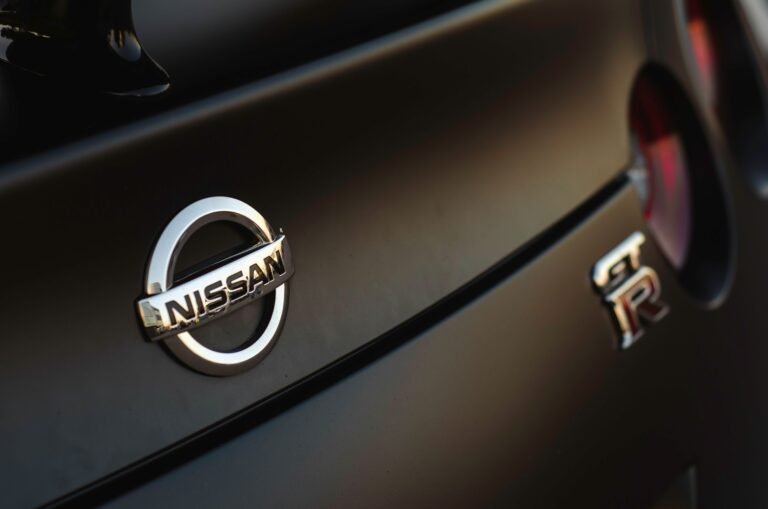 Nissan: Descubre los últimos modelos y ofertas en vehículos de la marca líder